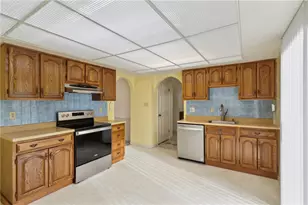 11006 Hunters Woods Ln, North Huntingdon, PA 15642 - Photo 6