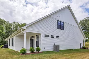 1124 Autumn Woods Dr, Jackson Township, PA 16033 - Photo 2