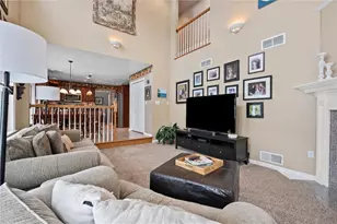 1004 Deveron Ct, Penn Twp, PA 15644 - Photo 8