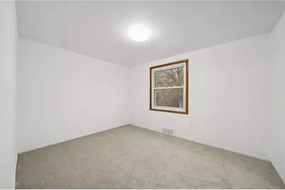 690 Pine Valley Dr, Pittsburgh, PA 15239 - Photo 10