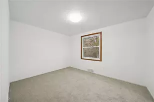 690 Pine Valley Dr, Pittsburgh, PA 15239 - Photo 10