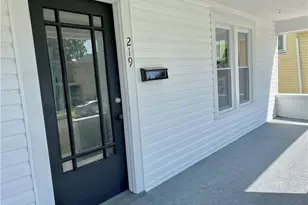 219 E Hillcrest Ave, New Castle, PA 16105 - Photo 2