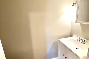 219 E Hillcrest Ave, New Castle, PA 16105 - Photo 10