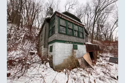 832 Oak Ave, Rochester, PA 15074 - Photo 1