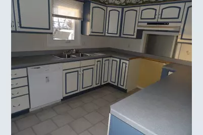 677 Cohassett Dr, Hermitage, PA 16148 - Photo 2
