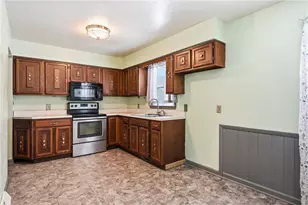 745 Robertson Rd, Hermitage, PA 16148 - Photo 8