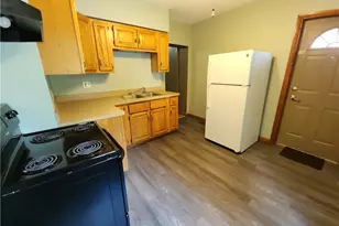 8 Elm St, Bessemer, PA 16112 - Photo 10