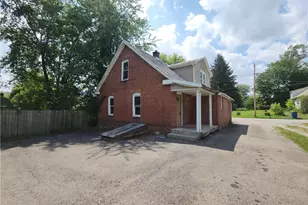 8 Elm St, Bessemer, PA 16112 - Photo 4