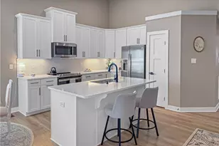 208 Mary Ln, Robinson Twp, PA 15108 - Photo 10