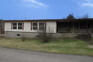 19 Washington St, Wheatfield Township (East/West), PA 15949 - Photo 2