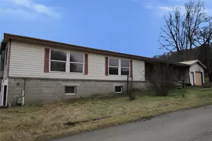 19 Washington St, Wheatfield Township (East/West), PA 15949 - Photo 1