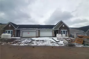 285 Olivia Dr, Pittsburgh, PA 15068 - Photo 2