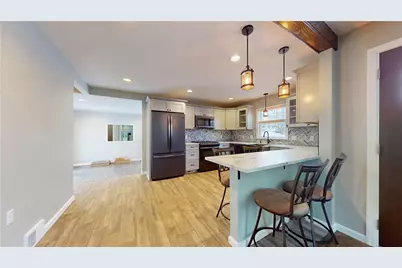 820 Sunset Dr, Center Township, PA 16001 - Photo 8