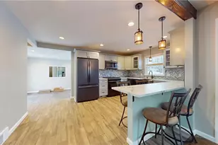 820 Sunset Dr, Center Township, PA 16001 - Photo 8