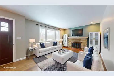 820 Sunset Dr, Center Township, PA 16001 - Photo 2