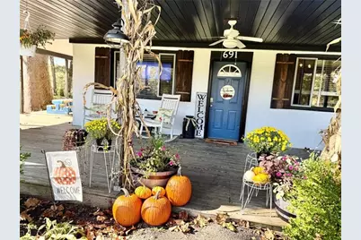 691 Cottage Grv, Wilmington Township, PA 16105 - Photo 2