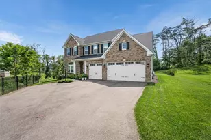 1705 Stevensan Dr, Pittsburgh, PA 15143 - Photo 4