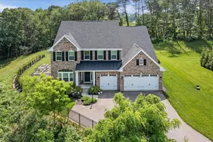 1705 Stevensan Dr, Pittsburgh, PA 15143 - Photo 2