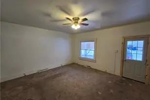 322 Chestnut St, Vandergrift, PA 15690 - Photo 2