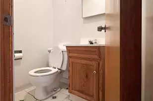 2429 Rosegarden Rd, Pittsburgh, PA 15220 - Photo 8