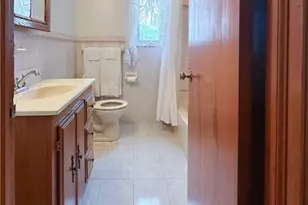 2429 Rosegarden Rd, Pittsburgh, PA 15220 - Photo 10