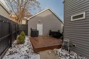 6035 St Marie St, Pittsburgh, PA 15206 - Photo 8