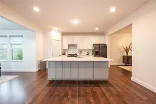 104 Chesapeake Dr, Jefferson Hills, PA 15236 - Photo 4