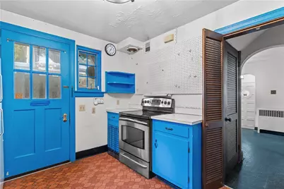 326 Orchard Dr, Pittsburgh, PA 15228 - Photo 14