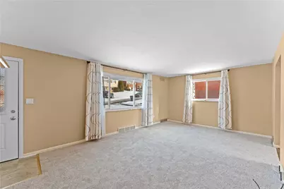 1251 Blue Jay Dr, Scott Township, PA 15243 - Photo 4