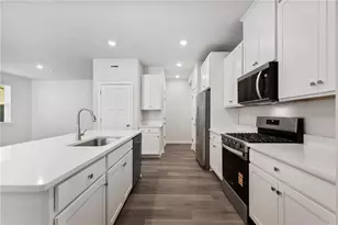 131 Scotland, Harmony Boro, PA 16037 - Photo 8