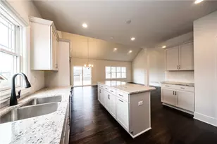 1041 Lakeside Dr, McDonald, PA 15057 - Photo 12