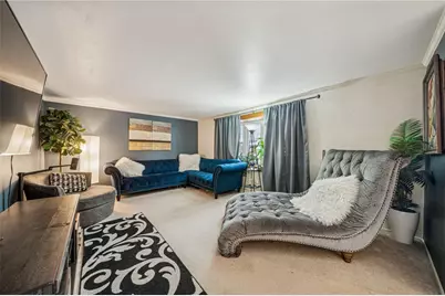 208 Crescent Garden Dr, Pittsburgh, PA 15235 - Photo 2