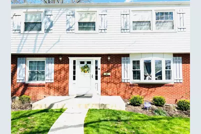 208 Crescent Garden Dr, Pittsburgh, PA 15235 - Photo 2