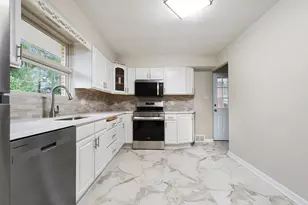 357 Christine Dr, Aliquippa, PA 15001 - Photo 10