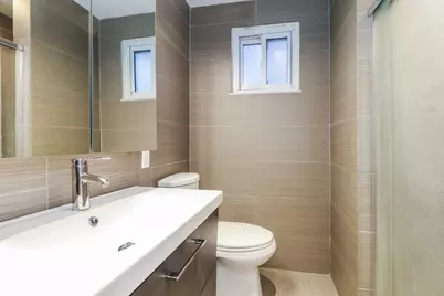 1025 Catherine Dr, Conway, PA 15027 - Photo 14