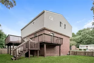 247 Golden Gate Dr, Pittsburgh, PA 15147 - Photo 14