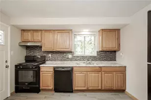 247 Golden Gate Dr, Pittsburgh, PA 15147 - Photo 6