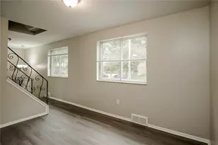 247 Golden Gate Dr, Pittsburgh, PA 15147 - Photo 4