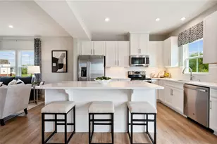 413 Nolan Cir, Cranberry Township, PA 16066 - Photo 2