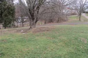 132 Armour St, Centerville, PA 15358 - Photo 10