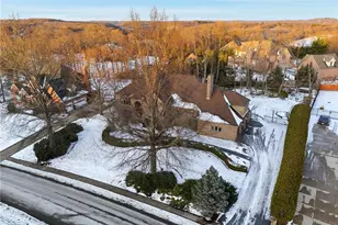 2155 S Villa Dr, Hampton, PA 15044 - Photo 2