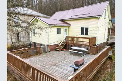 3308 N 32nd Ave, Pulaski Township, PA 15066 - Photo 6