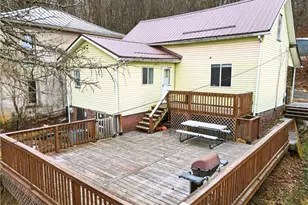 3308 N 32nd Ave, Pulaski Township, PA 15066 - Photo 6