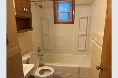 1020 Poe St, Vandergrift, PA 15690 - Photo 8