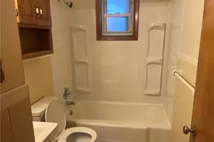 1020 Poe St, Vandergrift, PA 15690 - Photo 8