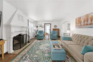 1012 Forsythe Rd, Carnegie, PA 15106 - Photo 2