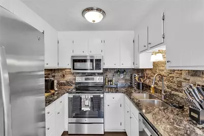 4B Springwood Sq, Springdale Township, PA 15049 - Photo 10