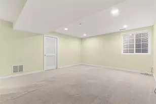 154 Southern Valley Ct, Adams Township, PA 16046 - Photo 22