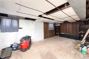 821 Vogan St, New Castle, PA 16101 - Photo 26