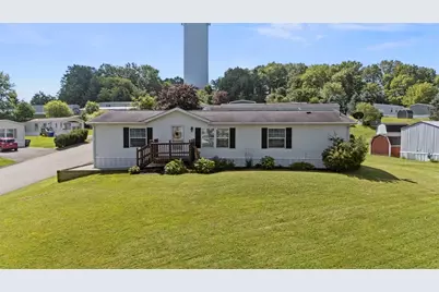 811 Maple Ct, Cranberry Township, PA 16066 - Photo 2